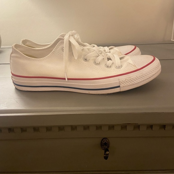 Men’s white Converse low-top, size 10 - Picture 2 of 5